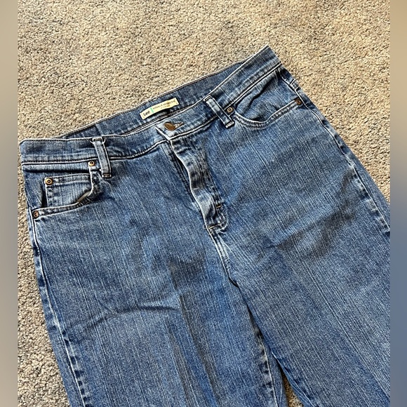 Lee Relaxed Straight Leg Jeans - Picture 2 of 9